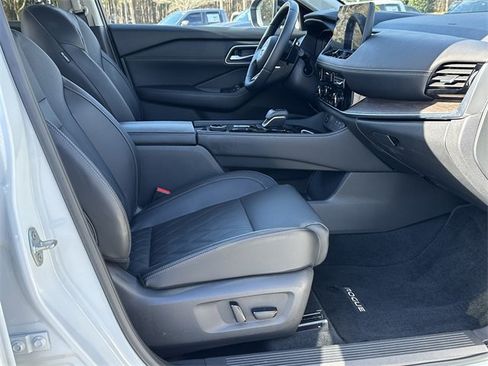 Certified 2024 Nissan Rogue Platinum w/ Platinum Premium Package image 14