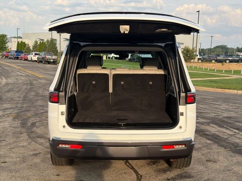 Used 2022 Jeep Wagoneer Series III w/ Premium Group I AWD/4WD image 41