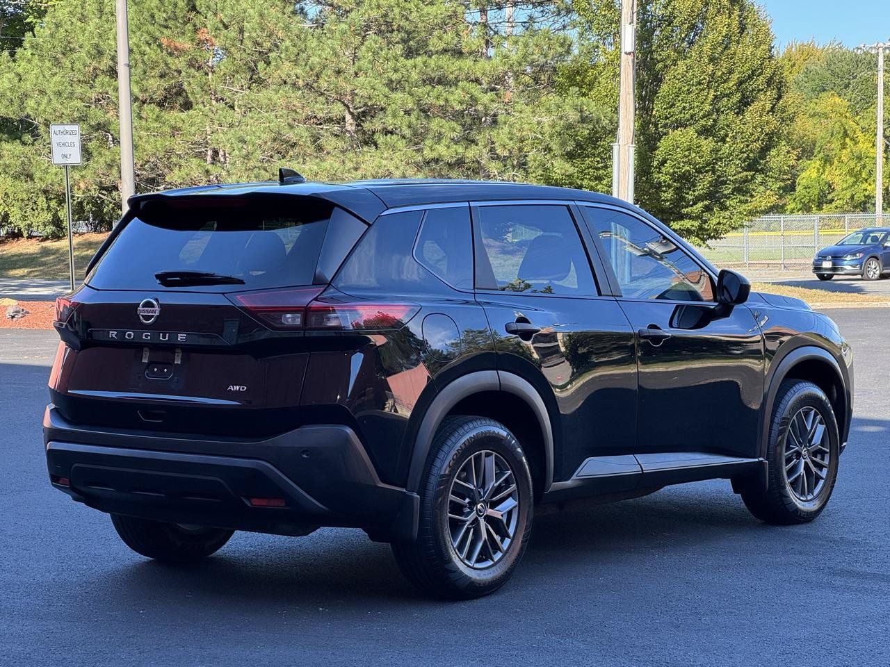 Used 2021 Nissan Rogue S AWD/4WD image 6