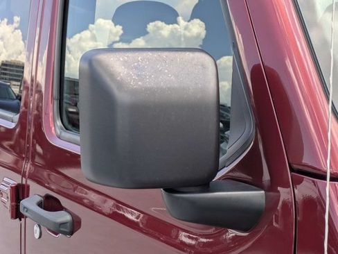 Used 2021 Jeep Wrangler Unlimited Rubicon w/ Xtreme Recon 35" Tire Package AWD/4WD image 11