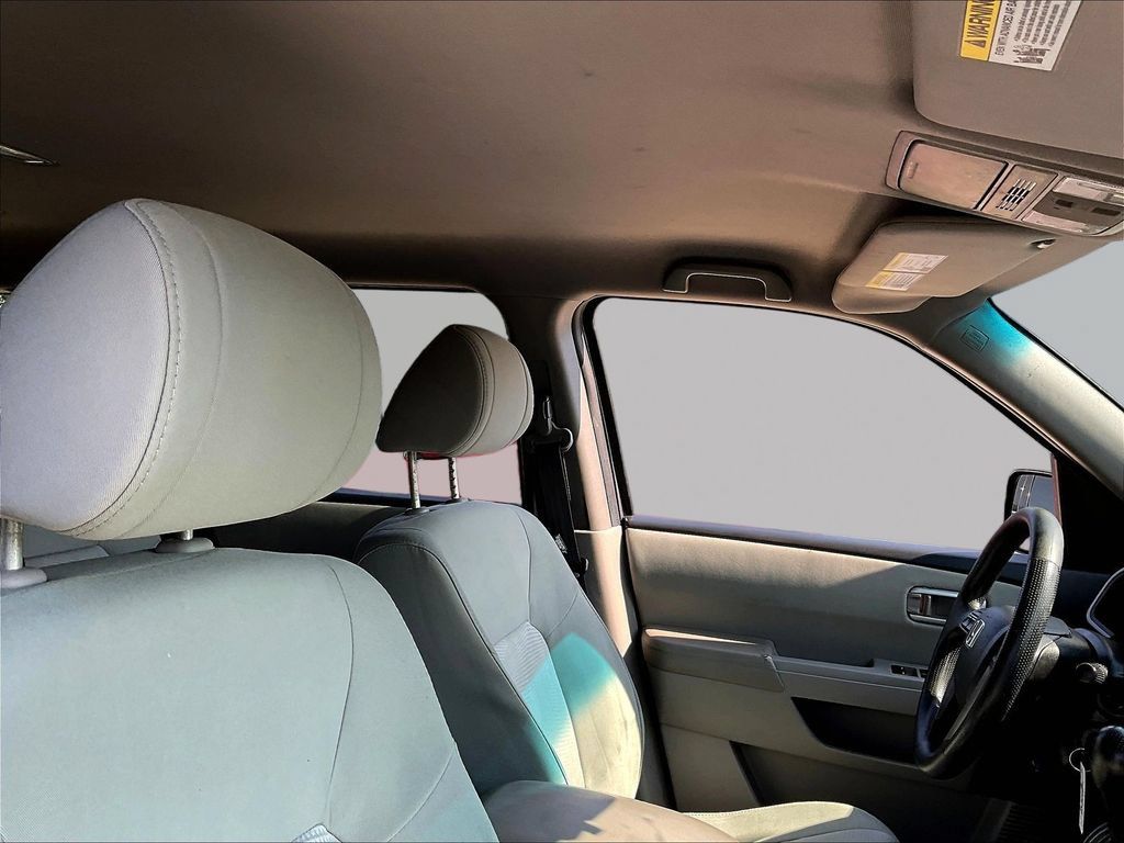 Used 2015 Honda Pilot LX image 28