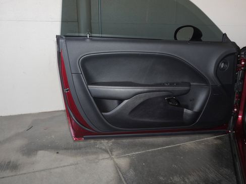 Used 2019 Dodge Challenger SRT Hellcat Redeye image 33