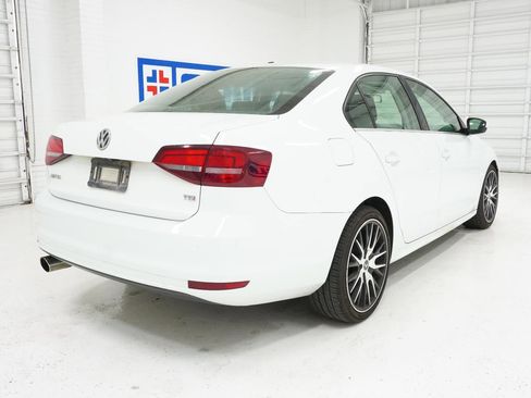 Used 2017 Volkswagen Jetta S image 5