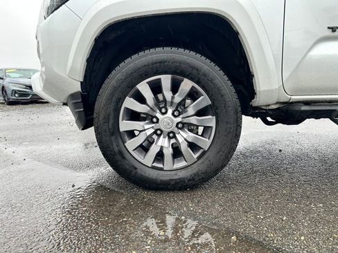 Used 2023 Toyota Tacoma Limited image 31