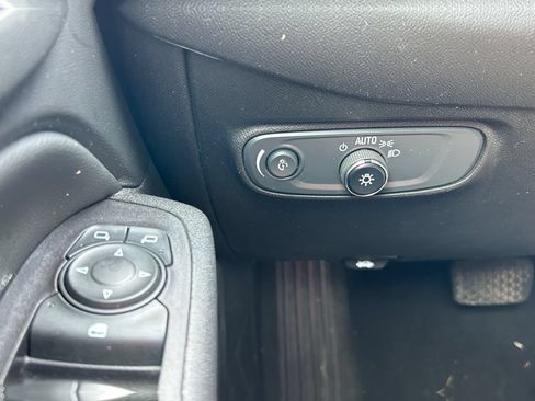 Used 2022 Chevrolet Equinox LT FWD image 28