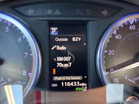 Used 2018 Toyota Highlander XLE FWD image 11