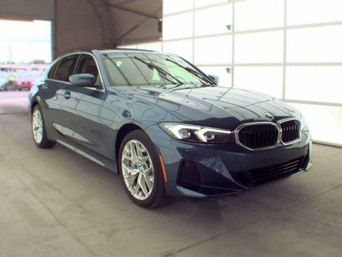 Used 2025 BMW 330i xDrive Sedan w/ Premium Package AWD/4WD image 9