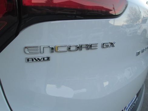 Used 2025 Buick Encore GX Preferred AWD/4WD image 8