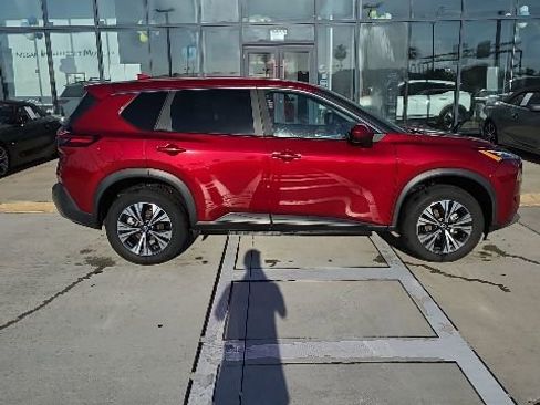 Used 2023 Nissan Rogue SV FWD image 3