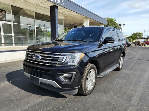 Used 2019 Ford Expedition XLT w/ Equipment Group 202A RWD image 2