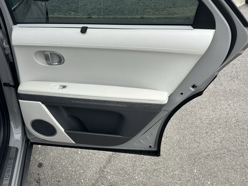 Used 2024 Hyundai Ioniq 5 Limited image 18