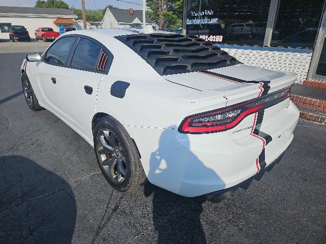 Used 2015 Dodge Charger SXT RWD image 5