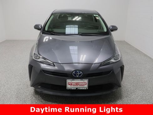 Used 2020 Toyota Prius L Eco image 3