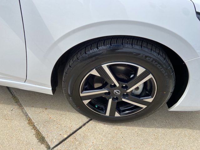 Used 2025 Nissan Sentra SV FWD image 32