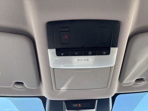 Used 2025 Nissan Rogue SV image 42