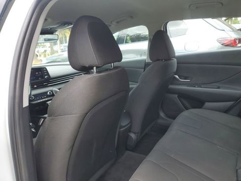 Used 2022 Hyundai Elantra SEL w/ Cargo Package FWD image 10