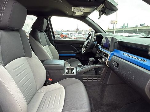 Certified 2025 Toyota Tacoma TRD Sport AWD/4WD image 31