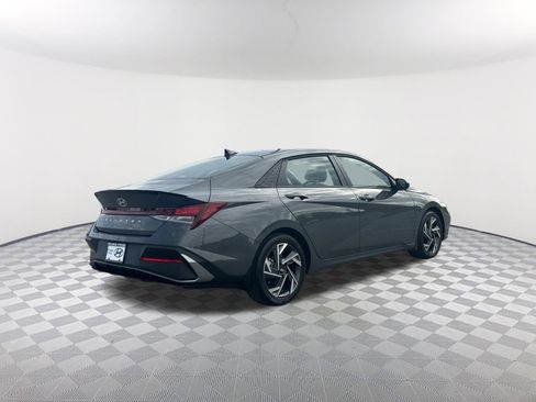 Used 2025 Hyundai Elantra Sport FWD image 5