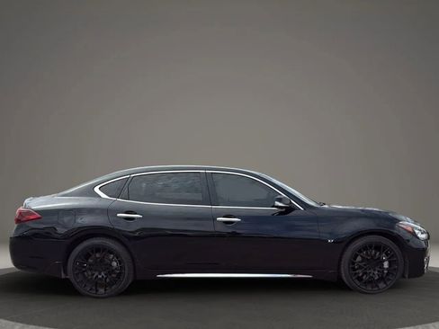 Used 2017 INFINITI Q70 L 3.7 image 19