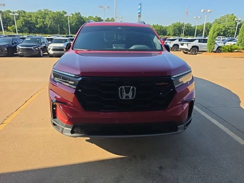 Used 2025 Honda Pilot TrailSport image 8