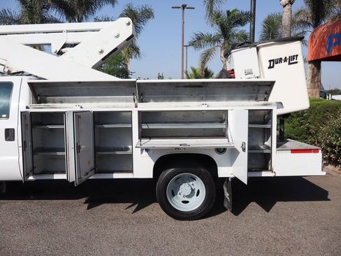 Used 2015 Ford F550 2WD Regular Cab Super Duty image 6