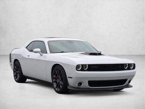 Used 2022 Dodge Challenger R/T Scat Pack w/ Shaker Package image 3