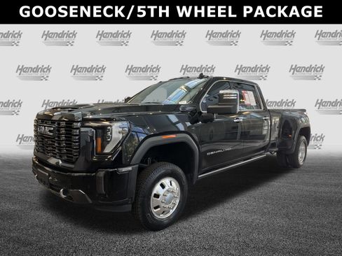 Used 2024 GMC Sierra 3500 Denali Ultimate AWD/4WD image 6