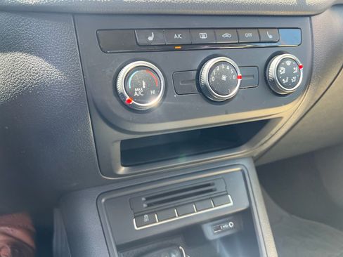 Used 2017 Volkswagen Tiguan S FWD image 24