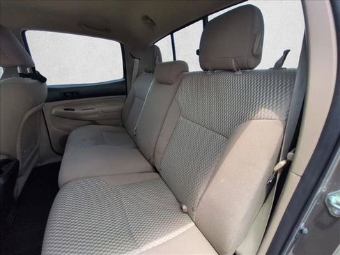 Used 2014 Toyota Tacoma PreRunner w/ SR5 Package RWD image 16
