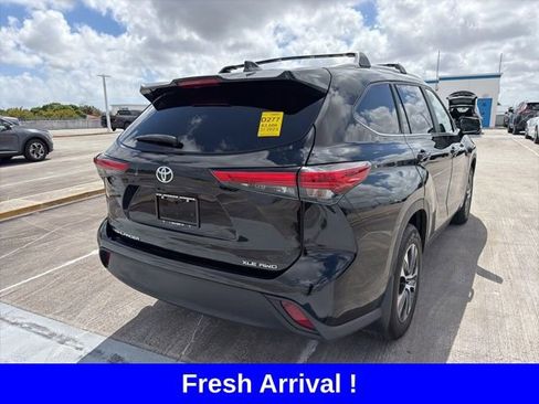Used 2023 Toyota Highlander XLE image 17