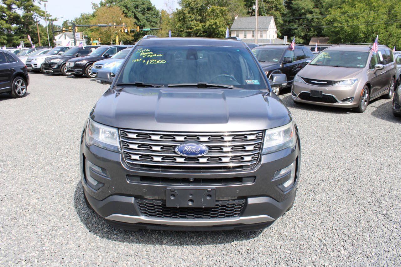 Used 2016 Ford Explorer Limited w/ Equipment Group 301A AWD/4WD image 3