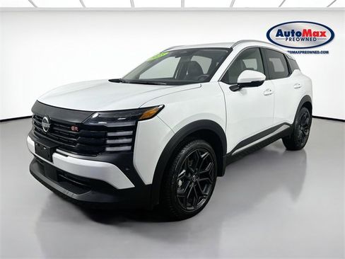 Used 2025 Nissan Kicks SR image 4