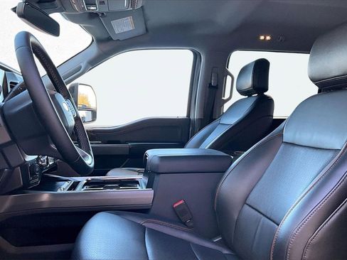 Used 2025 Ford F250 Lariat w/ Black Appearance Package image 22