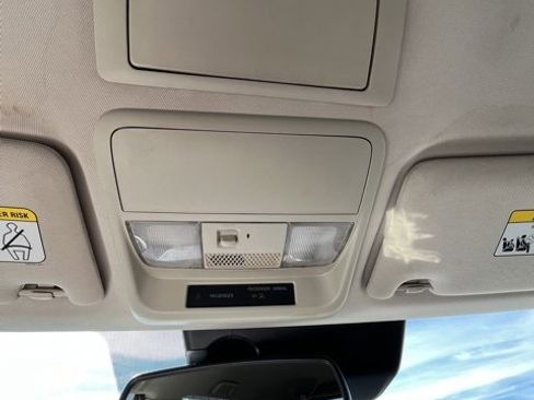 Used 2020 Mitsubishi Outlander SE image 44