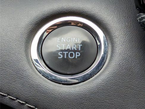 Used 2022 Toyota Highlander XSE AWD/4WD image 25
