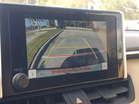 Used 2023 Toyota RAV4 LE image 27