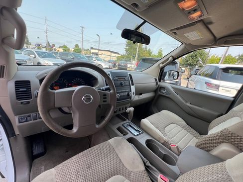 Used 2012 Nissan Frontier SV AWD/4WD image 14