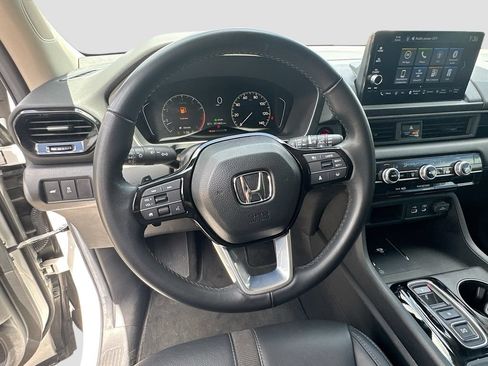 Used 2025 Honda Pilot EX-L image 11