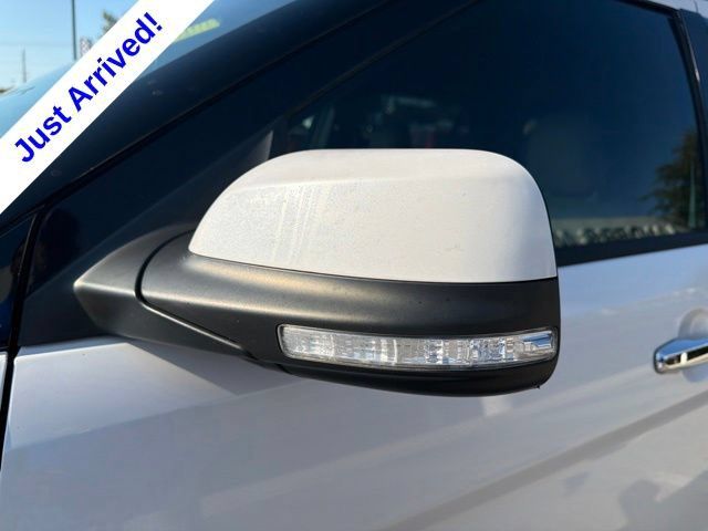 Used 2018 Ford Explorer Limited w/ Equipment Group 301A FWD image 12