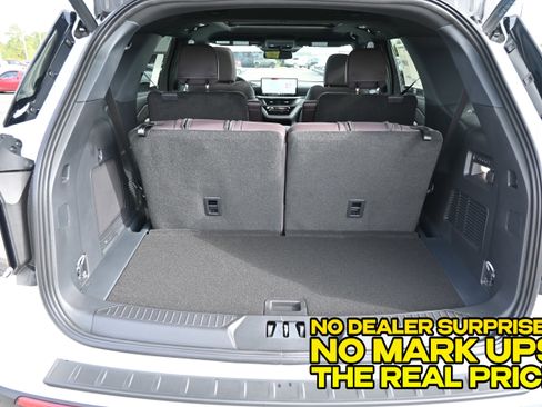 New 2026 Ford Explorer Platinum RWD image 6