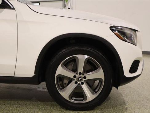 Used 2019 Mercedes-Benz GLC 300 4MATIC image 12