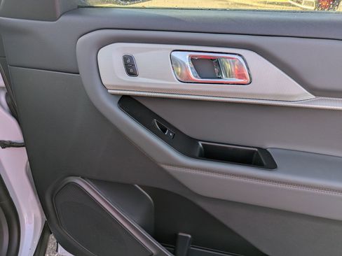 New 2026 Ford Explorer Active RWD image 34