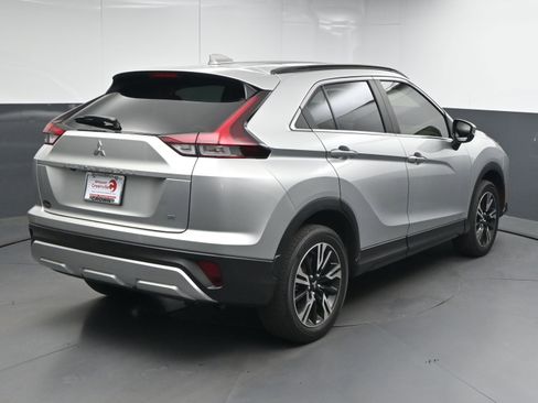 Used 2023 Mitsubishi Eclipse Cross SE image 8