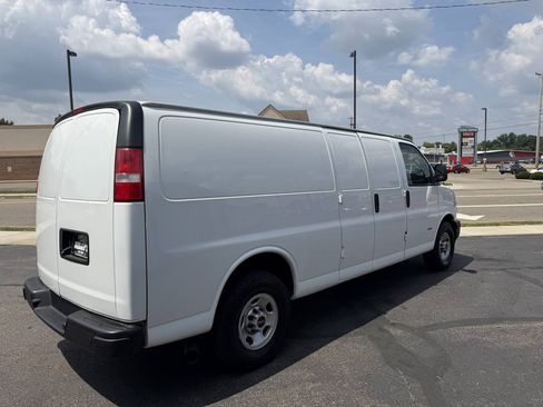 Used 2019 GMC Savana 2500 Extended RWD image 5