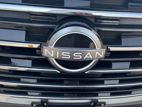 Used 2024 Nissan Rogue SV FWD image 33