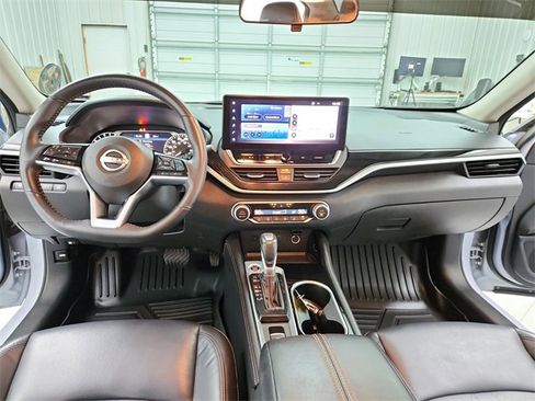 Used 2024 Nissan Altima 2.0 SR image 24