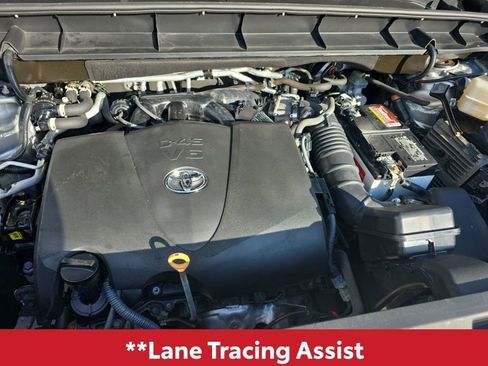 Used 2022 Toyota Highlander XLE image 13