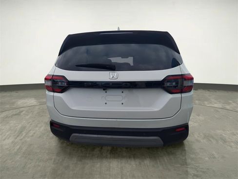 Used 2025 Honda Pilot EX-L image 4