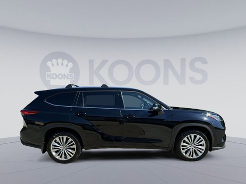 Used 2023 Toyota Highlander Platinum AWD/4WD image 12