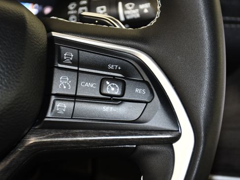 Used 2024 Jeep Grand Cherokee Limited AWD/4WD image 21